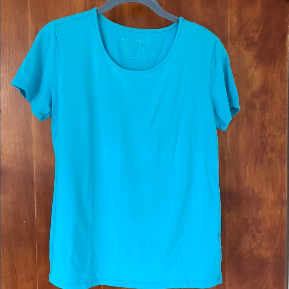 Susan Graver cotton model tee in blue.